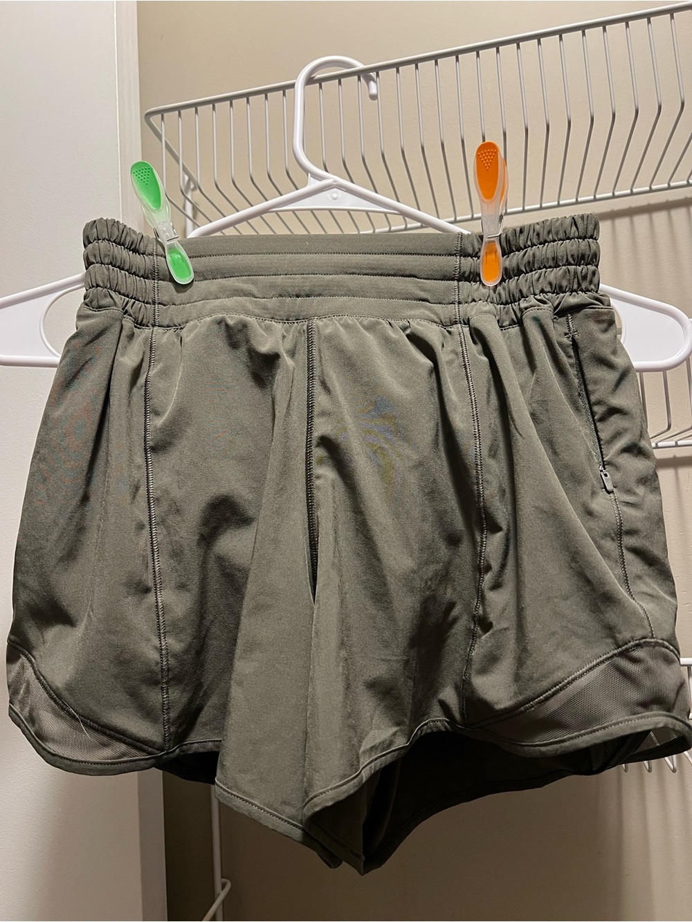 Lululemon hotty hot 4in shorts